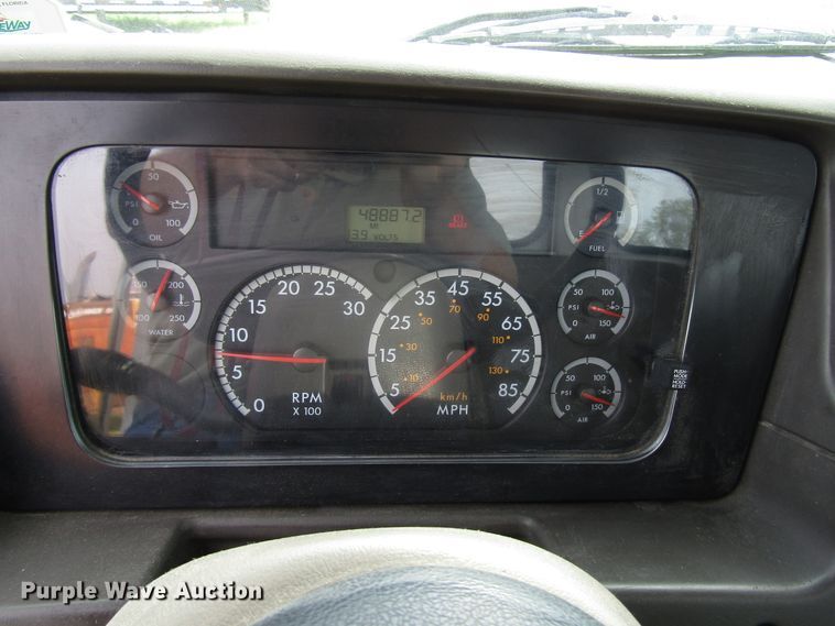 image for item DE2405 2008 Sterling truck cab and chassis