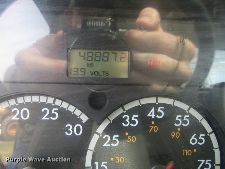 image for item DE2405 2008 Sterling truck cab and chassis