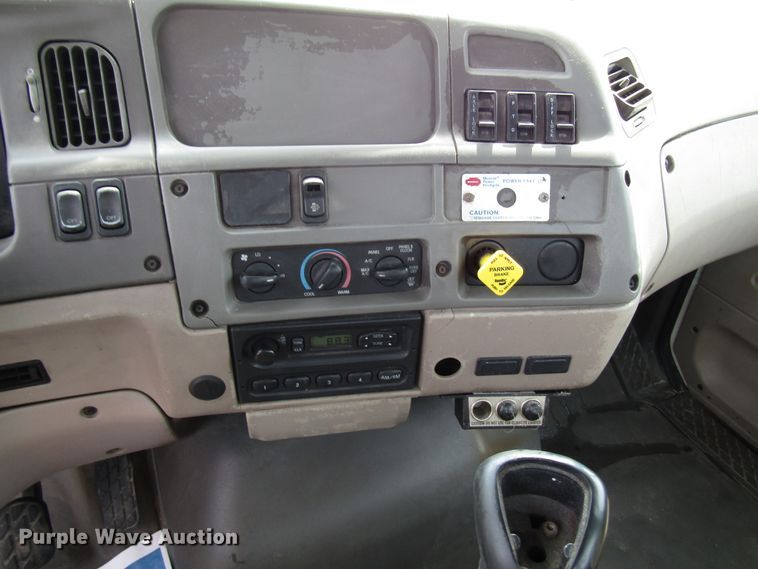 image for item DE2405 2008 Sterling truck cab and chassis