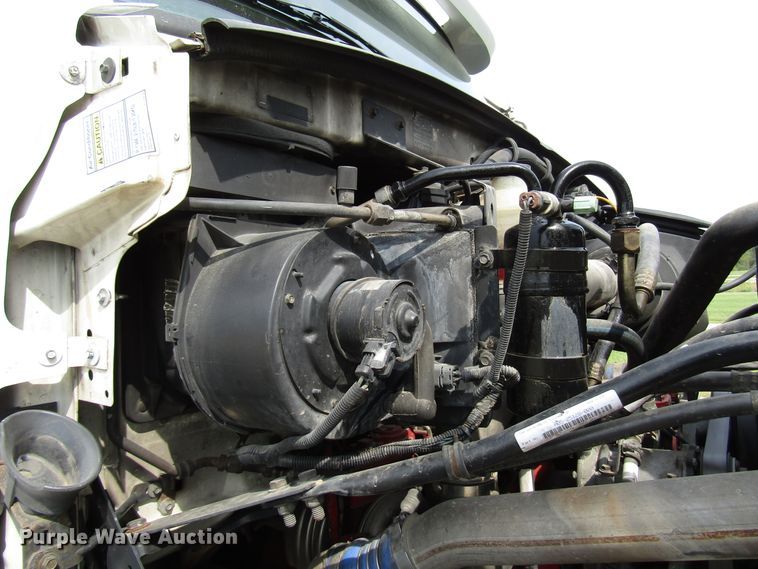 image for item DE2405 2008 Sterling truck cab and chassis