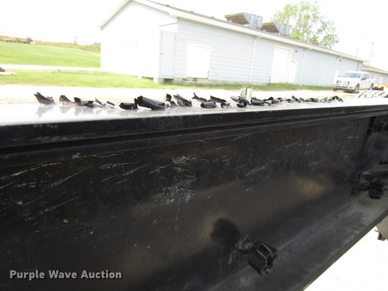 image for item DE2405 2008 Sterling truck cab and chassis