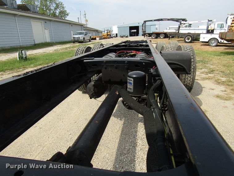 image for item DE2405 2008 Sterling truck cab and chassis