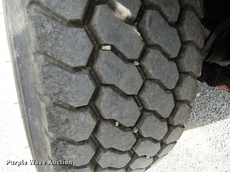 image for item DE2405 2008 Sterling truck cab and chassis