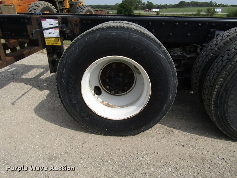 image for item DE2405 2008 Sterling truck cab and chassis