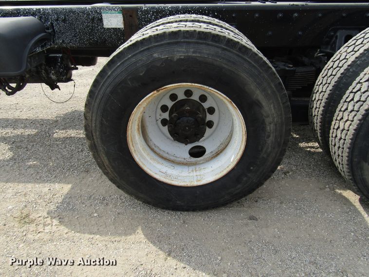 image for item DE2405 2008 Sterling truck cab and chassis