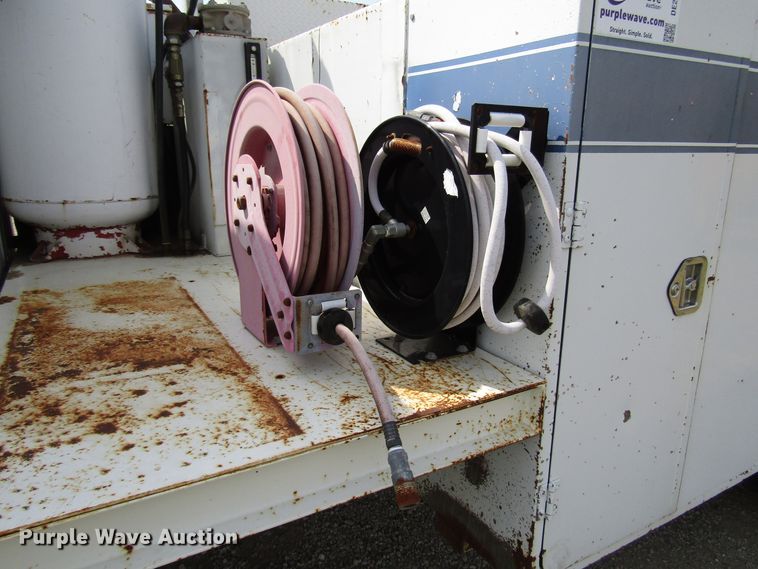 image for item DE2406 1996 International 4900 service truck with crane