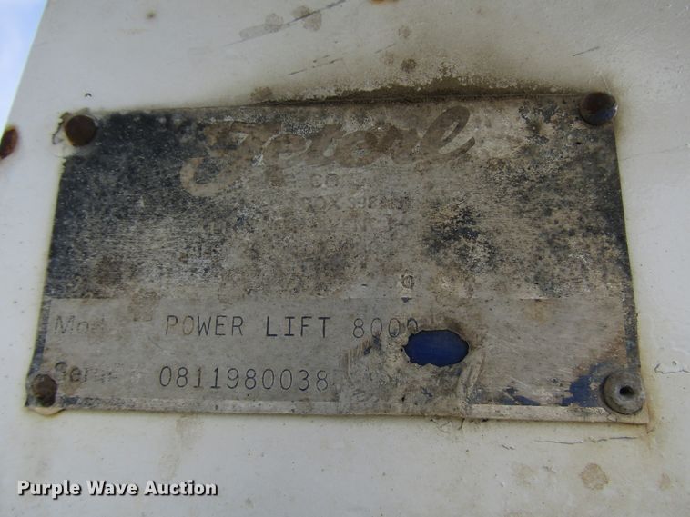 image for item DE2406 1996 International 4900 service truck with crane