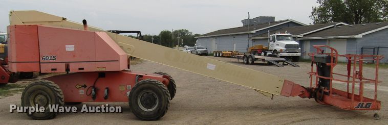 image for item DE2408 2001 JLG 601S boom lift