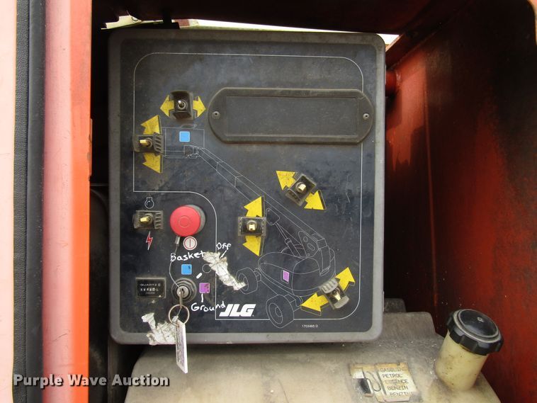 image for item DE2408 2001 JLG 601S boom lift