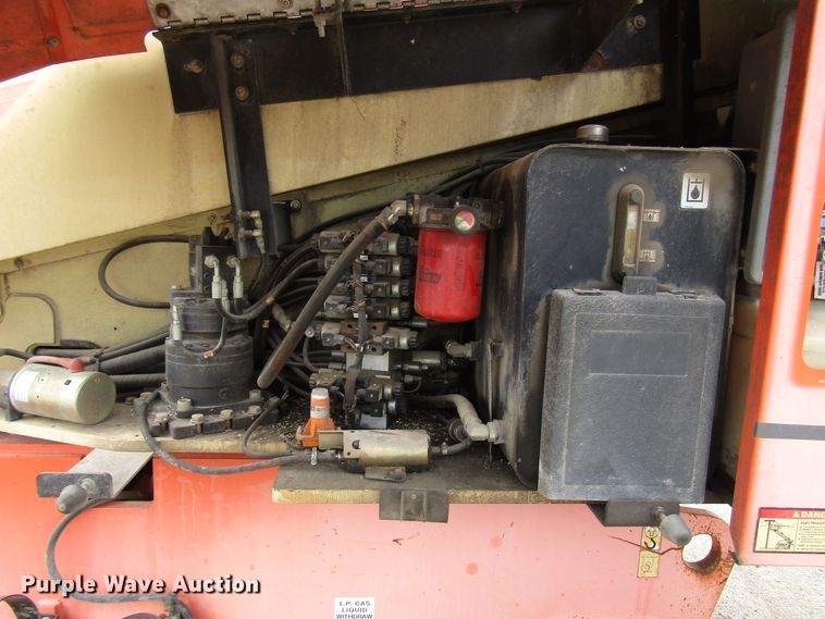 image for item DE2408 2001 JLG 601S boom lift