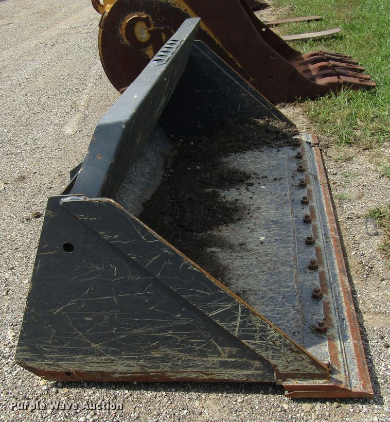 image for item DE2409 70"W skid steer bucket