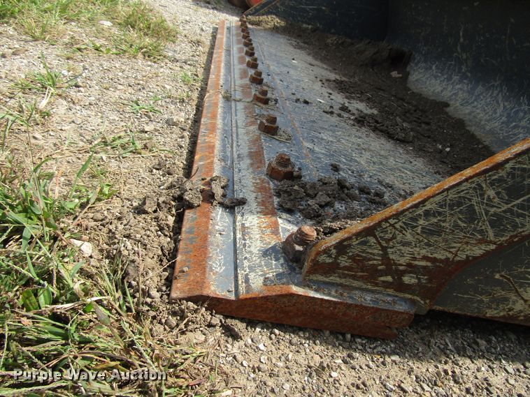 image for item DE2409 70"W skid steer bucket