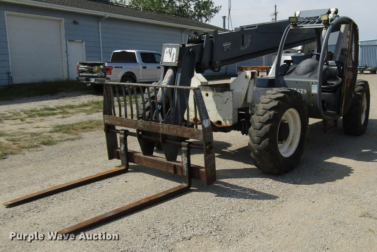 image for item DE2414 2004 Terex TH644C telehandler