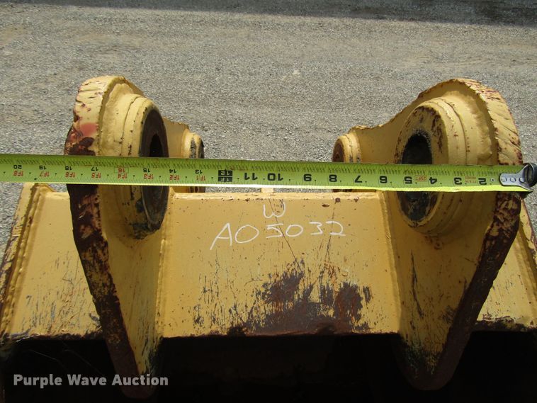 image for item DE2417 CP 36"W excavator bucket