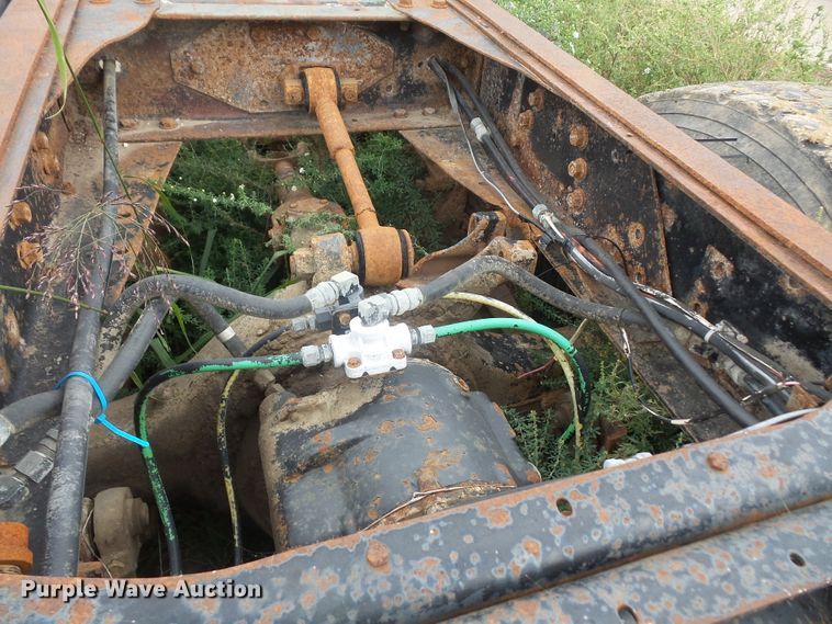 image for item DE2425 1990 International 9400 truck cab and chassis