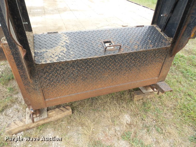 image for item DE2427 2006 Lamar equipment trailer