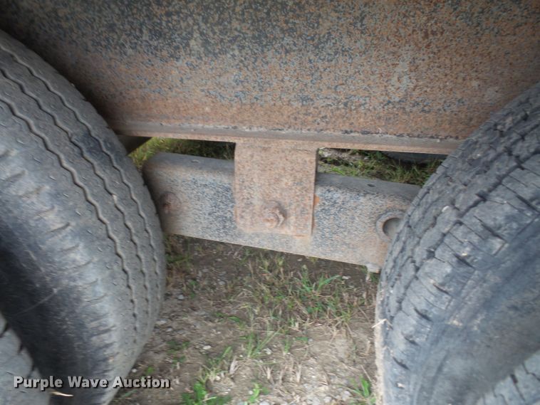 image for item DE2427 2006 Lamar equipment trailer