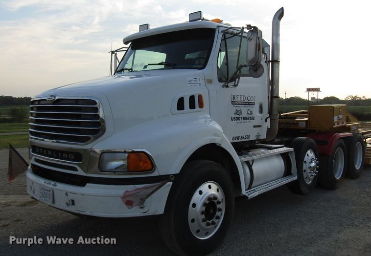 image for item DG8202 1999 Sterling L-Line semi truck