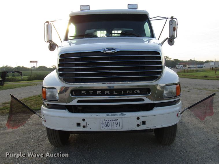 image for item DG8202 1999 Sterling L-Line semi truck