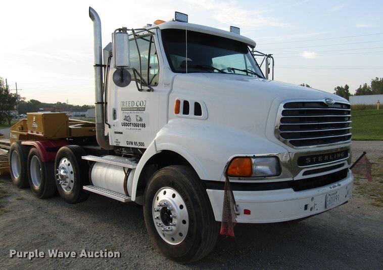 image for item DG8202 1999 Sterling L-Line semi truck