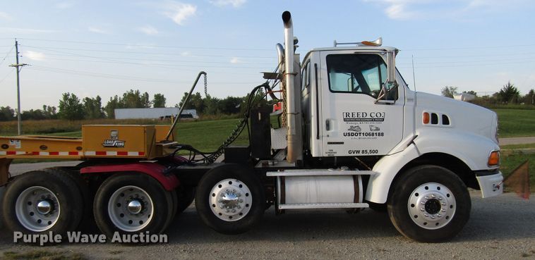 image for item DG8202 1999 Sterling L-Line semi truck