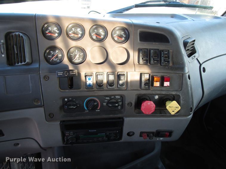 image for item DG8202 1999 Sterling L-Line semi truck