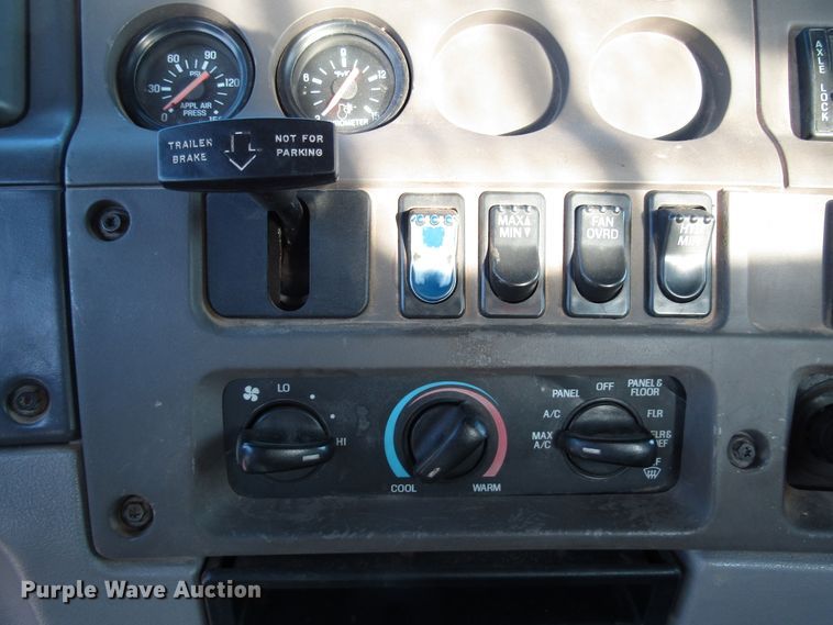 image for item DG8202 1999 Sterling L-Line semi truck