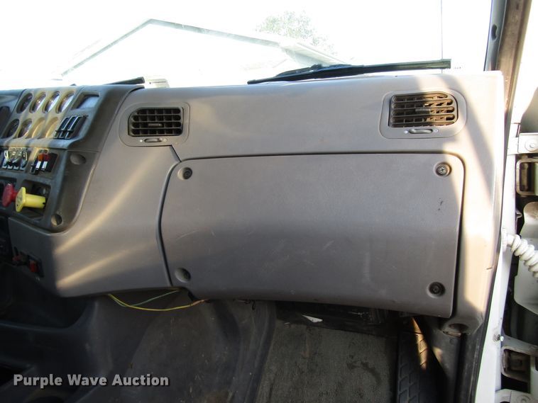 image for item DG8202 1999 Sterling L-Line semi truck