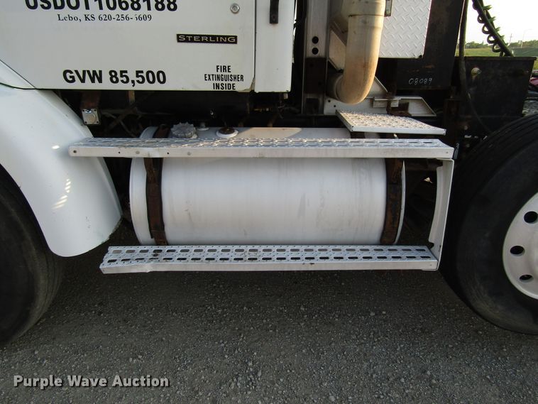 image for item DG8202 1999 Sterling L-Line semi truck