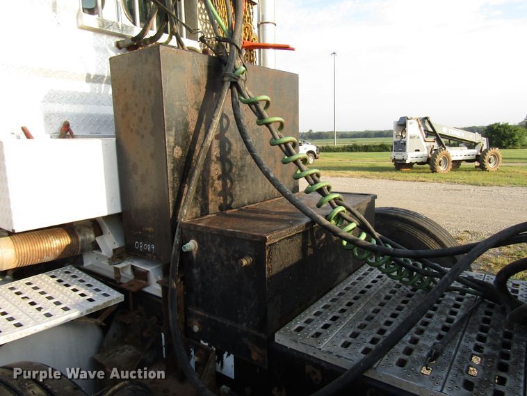 image for item DG8202 1999 Sterling L-Line semi truck