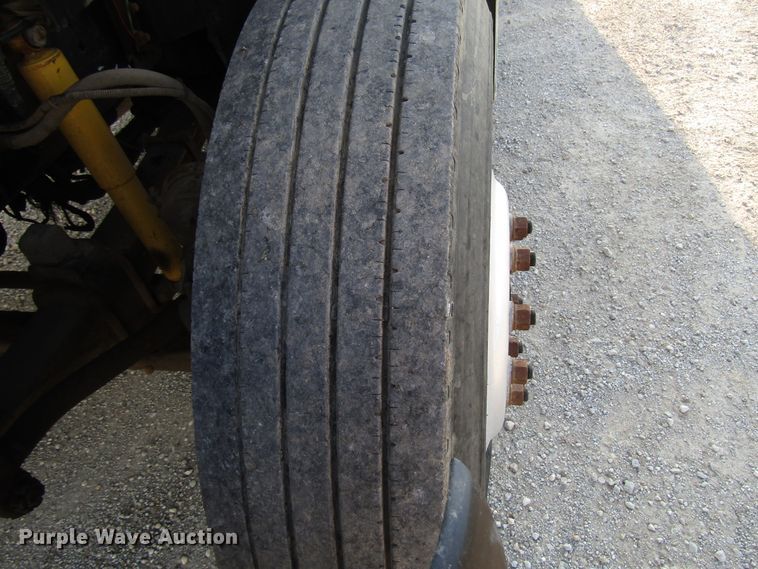 image for item DG8202 1999 Sterling L-Line semi truck