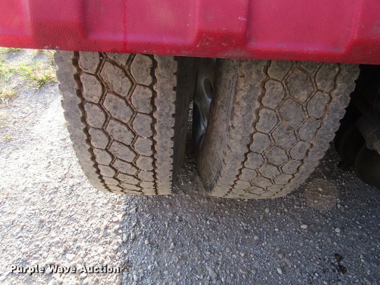 image for item DG8202 1999 Sterling L-Line semi truck