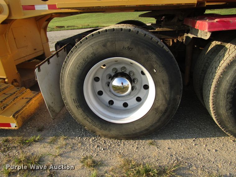 image for item DG8202 1999 Sterling L-Line semi truck