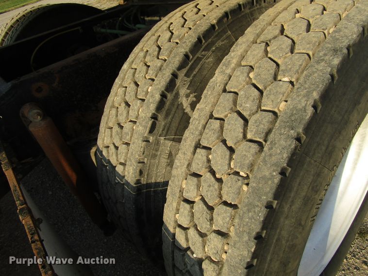 image for item DG8202 1999 Sterling L-Line semi truck