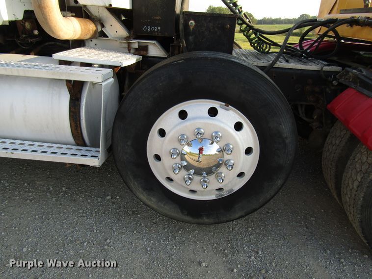 image for item DG8202 1999 Sterling L-Line semi truck