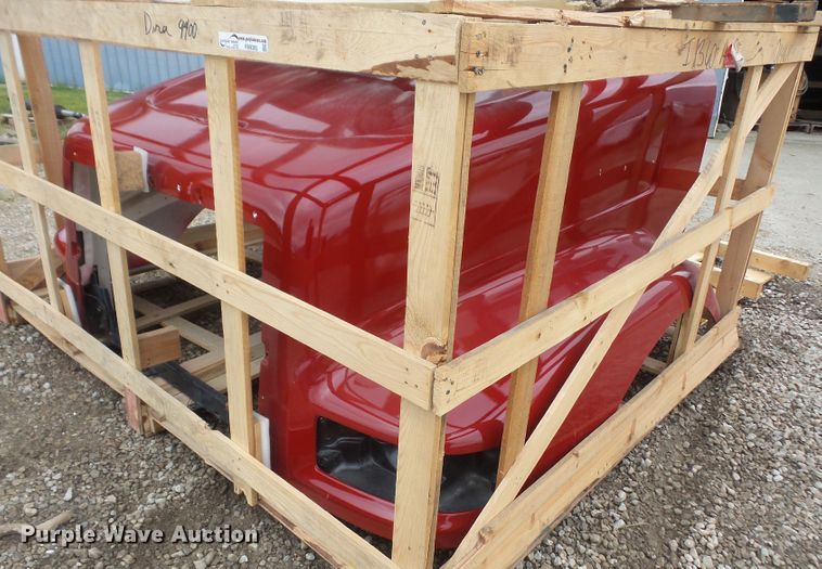 image for item FB9305 International 9400 truck hood