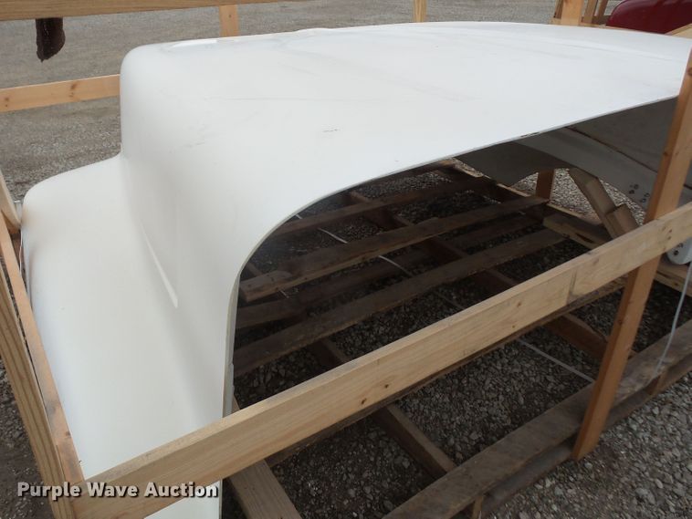 image for item FB9306 International 9400 truck hood