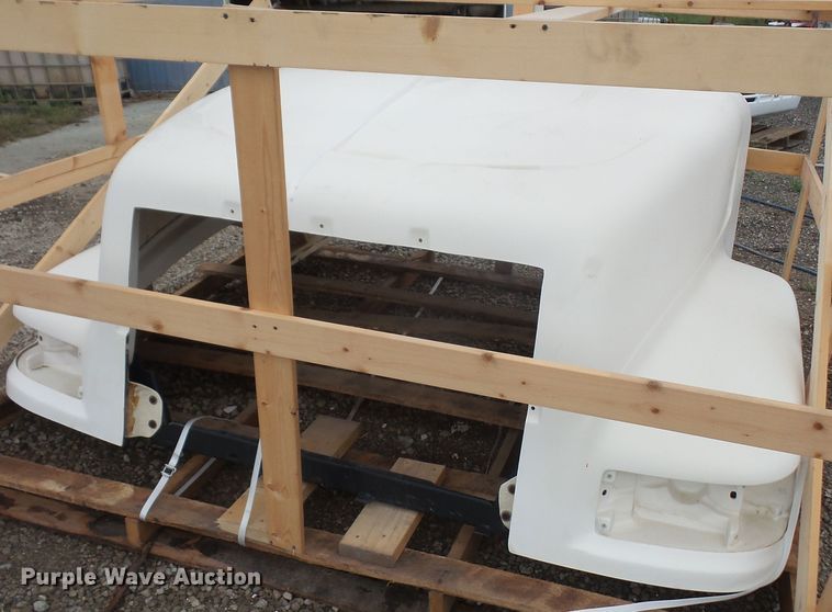 image for item FB9306 International 9400 truck hood