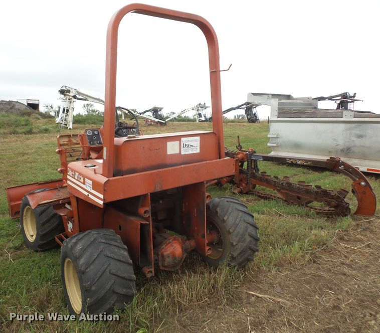 image for item FB9307 Ditch Witch 4010 trencher