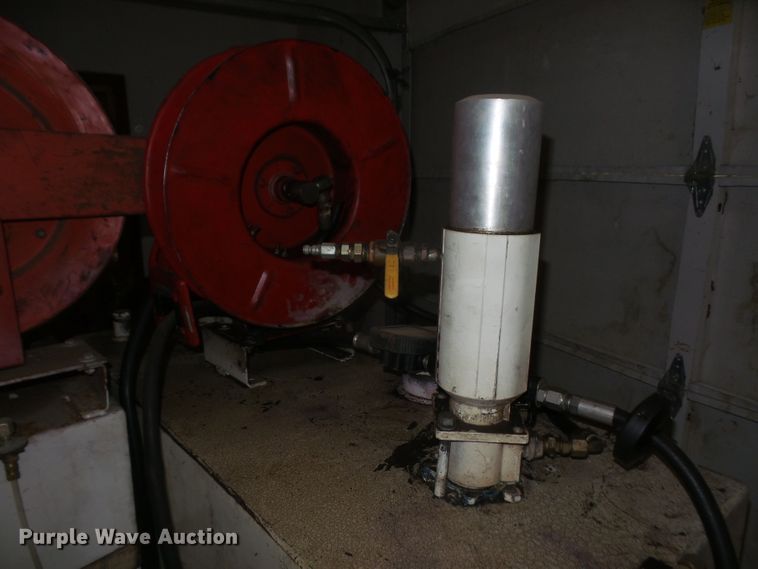 image for item FB9315 (4) lube tanks