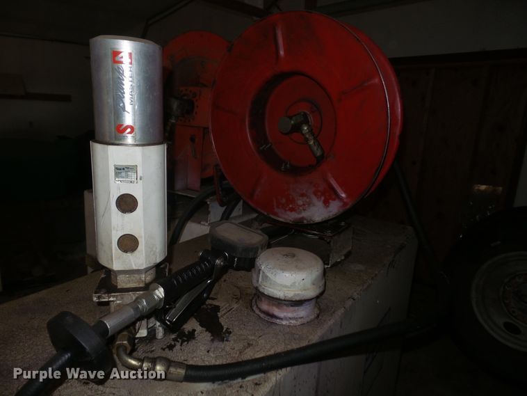 image for item FB9315 (4) lube tanks