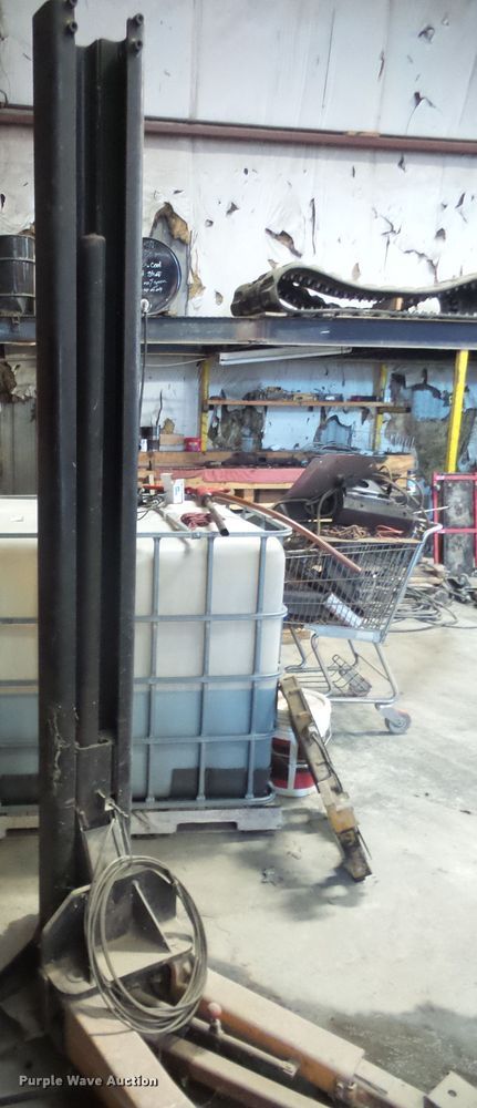 image for item FB9327 Two post automotive lift