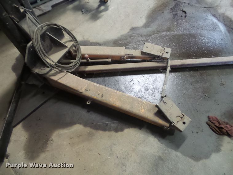 image for item FB9327 Two post automotive lift