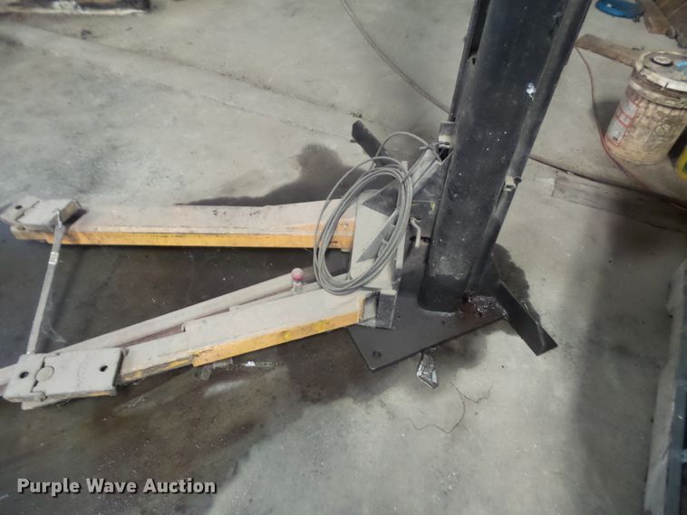 image for item FB9327 Two post automotive lift