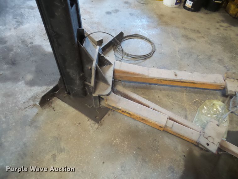 image for item FB9327 Two post automotive lift