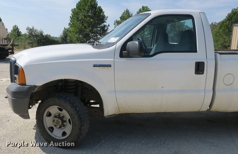 image for item DB10194 2007 Ford F250 Super Duty pickup truck
