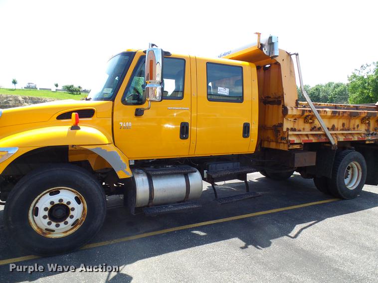 image for item DB2179 2005 International 7400 Crew Cab dump truck