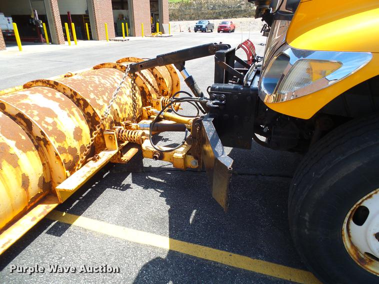 image for item DB2179 2005 International 7400 Crew Cab dump truck