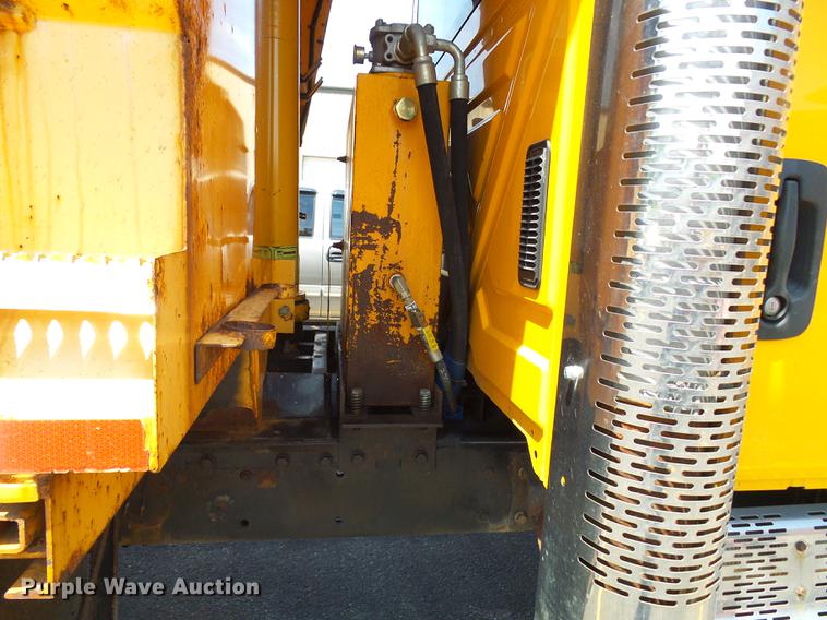 image for item DB2179 2005 International 7400 Crew Cab dump truck