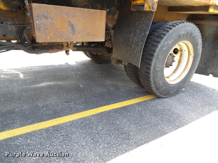 image for item DB2179 2005 International 7400 Crew Cab dump truck